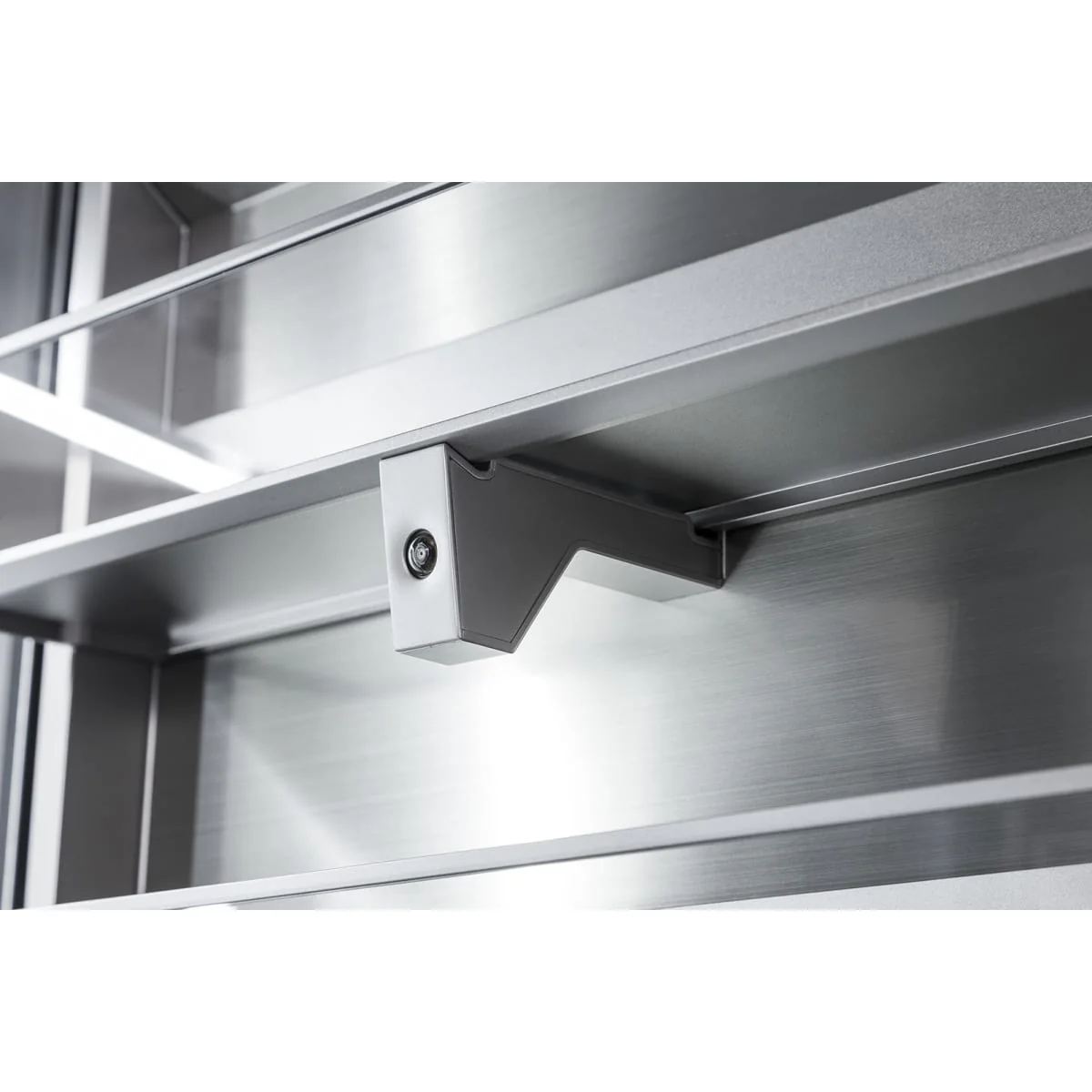 Dacor 30-Inch Contemporary Column Refrigerator - DRR30980LAP/RAP - Image 21